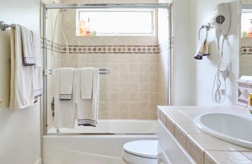 Hollywood Hills Apartment | Hillside Haven Hollywood - Near Griffith Park & Walk of Fame