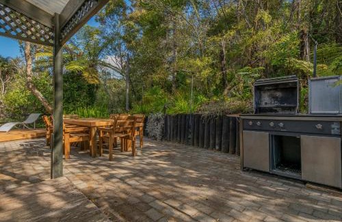 Tairua House | Hillside Haven - Tairua Holiday Home