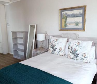 Onrus House | Hillside Haven