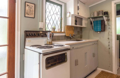 Ostend House | Hillside Hideaway - Our Island