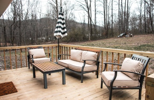 Elgin House | Hillside Hideaway