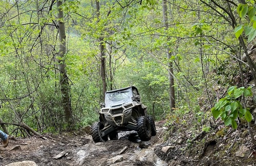 Covel House | Hillside Hideaway; Hatfield McCoy and Outlaw trails; Firepit; grills; Sleeps 13
