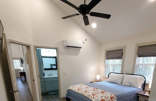 Jasper Cabin | Hillside Hideaway - New Cabin in Jasper