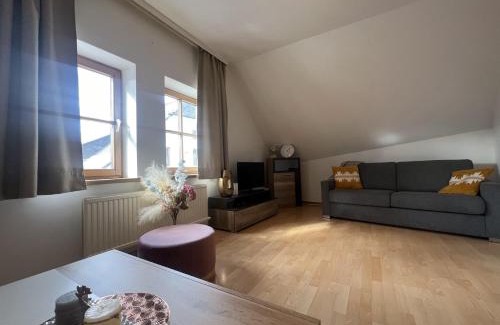 Tamsweg Apartment | HILLSIDE HOME in the heart of Tamsweg, perfect retreat for a cozy stay in the Valley