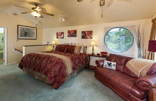 Friday Harbor Bed & Breakfast | Hillside House B&B