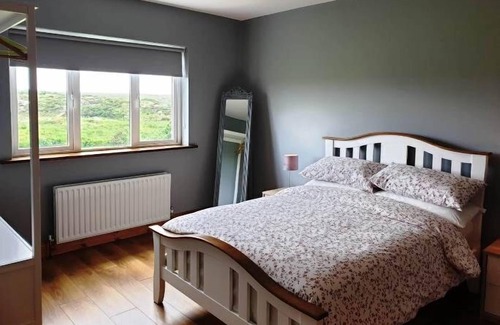Clifden House | Hillside House