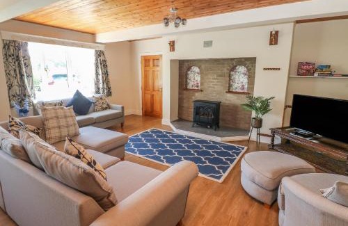 Tirabad House | Hillside Lodge