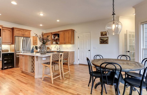 Big Canoe House | Hillside Manor - Luxury Hot Tub + Fireplace + Pool Table + & Wet Bar