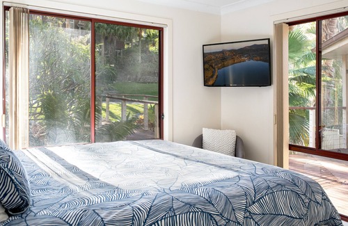 Elizabeth Beach House | Hillside Parade