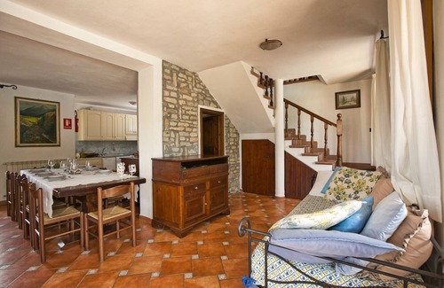 Donoratico House | Hillside Pool & Spa Retreat