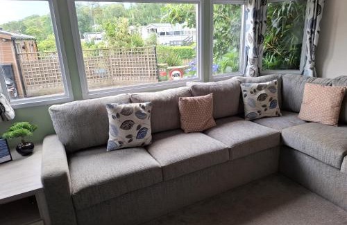 Hastings Apartment | Hillside retreat - 2 bedrooms sleeps 5