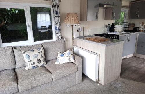Hastings Apartment | Hillside retreat - 2 bedrooms sleeps 5