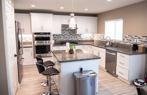 San Jacinto House | Hillside Retreat W/Grotto Pool, Hot Tub & Patio