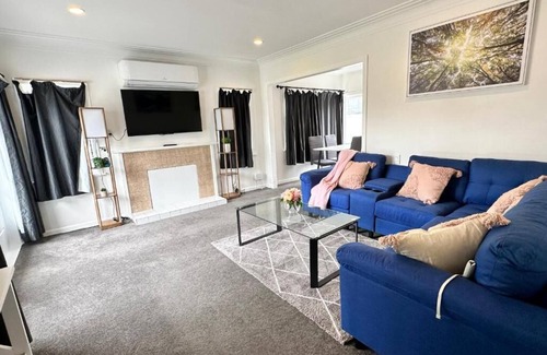 Otahuhu House | Hillside Road -Auckland city near Sylvia park mall
