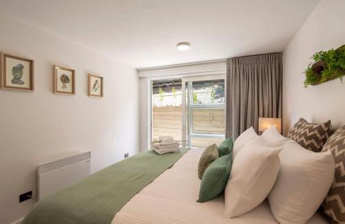 Queenstown City Centre Apartment | Hillside Villa 2- Walk To Town- AC- Free Parking