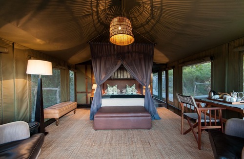 Sidbury Hotel | HillsNek Safari Camp - Amakhala Game Reserve