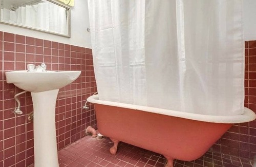 Atwater Village Apartment | Hilltop apartment - Hollywood Vibe and View