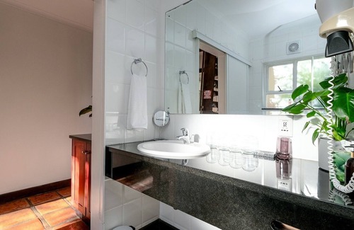Victoria Bay Hotel | Hilltop Boutique Hotel