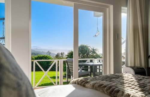 Victoria Bay Hotel | Hilltop Boutique Hotel