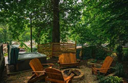Martinsville Cabin | Hilltop Cabin, Lake, Hot tub