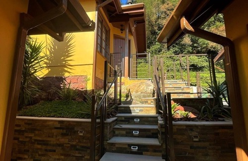 Floresta Ski Chalet | Hilltop Chalés Gramado