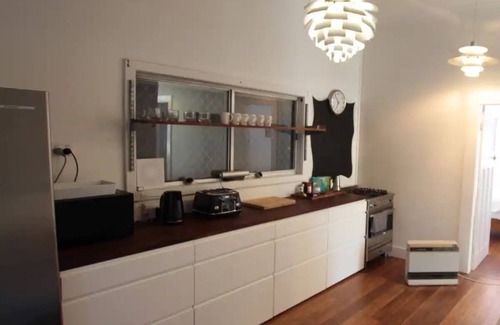 Tighes Hill Cottage | Hilltop Cottage