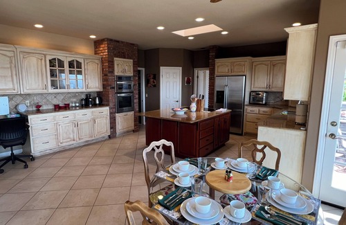 Fallbrook House | Hilltop Estate with 4 KING Bedrooms and incredible sunrise and sunset views.