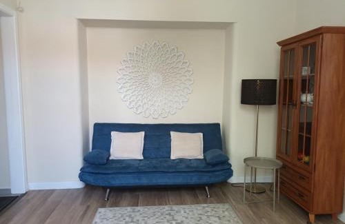 Castle Hill Apartment | Hilltop Garden Apartman