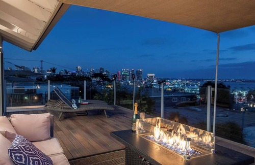 Middletown House | ♥ Hilltop Hacienda – Private Villa with Panoramic Views! ♥