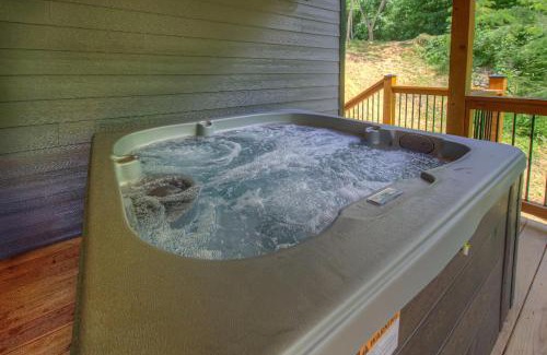 Sevierville House | Hilltop Haven By Avada Properties