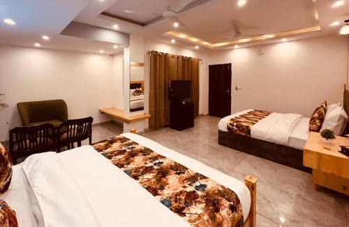 Bullawala Hotel | Hilltop Heaven With Scenic Mountain View