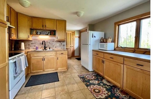 Naples Cabin | Hilltop Hideaway on 5 Acres w/Trails & Creeknn