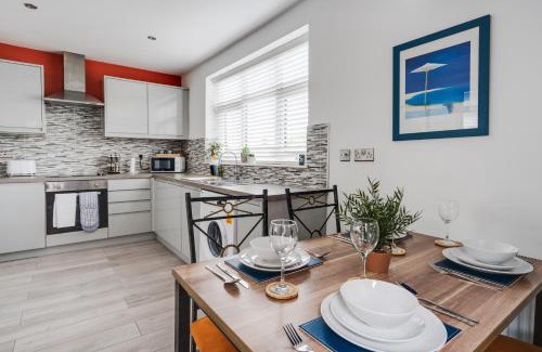 Manchester House | Hilltop House in Central Manchester - Free Parking