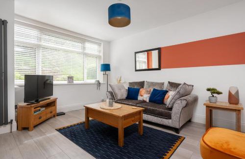 Manchester House | Hilltop House in Central Manchester - Free Parking