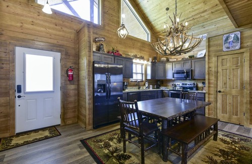 Branson Cedars House | Hilltop Lodge | 2 Bed, 2 Bath