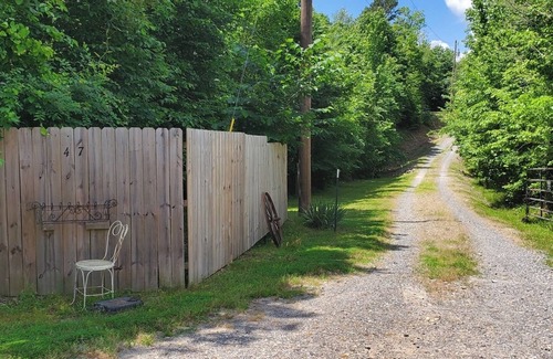 Mount Ida House | Hilltop Paradise: Cozy 3-bedroom house hidden in amazing Mount Ida with WiFi!