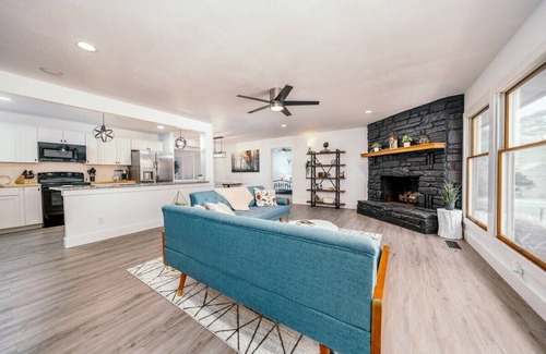 Bella Vista House | Hilltop Retreat in Bella Vista