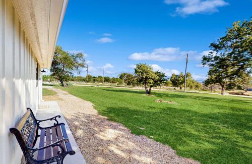 Fredericksburg Hotel | Hilltop Retreat
