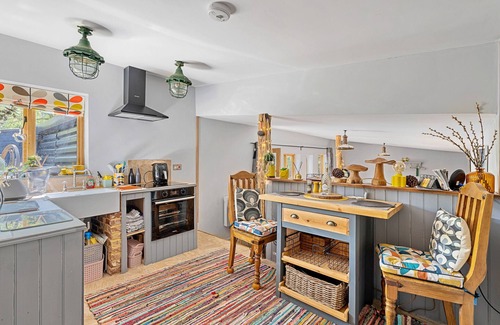 Romsey Cabin | Hilltop Stable