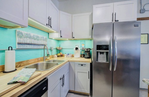 Cartersville Apartment | Hilltop Terrace 2 BR,1.5 BA guest apartment 1.5 miles from I-75.