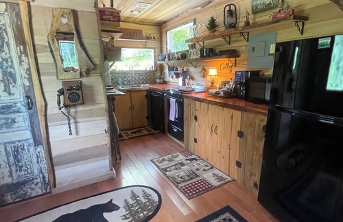 Sylva Cabin | Hilltop Tiny House