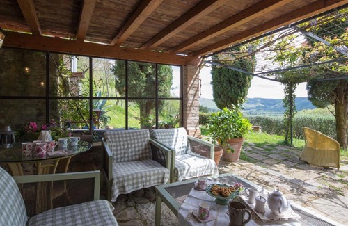 Cortona Villa | Hilltop villa in Cortona with private swimming pool