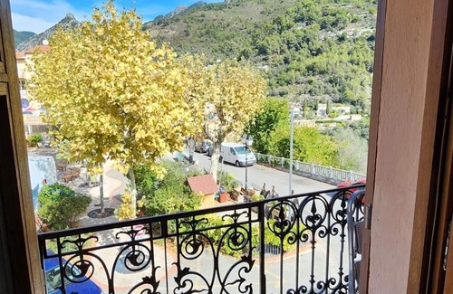 Castellar Apartment | Hilltop Village Apartment with Superb Sea and Mountain Views