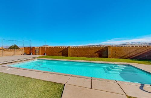 Hurricane House | Hillview Hideaway