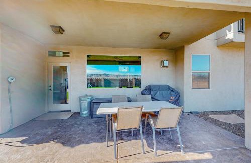 Hurricane House | Hillview Hideaway