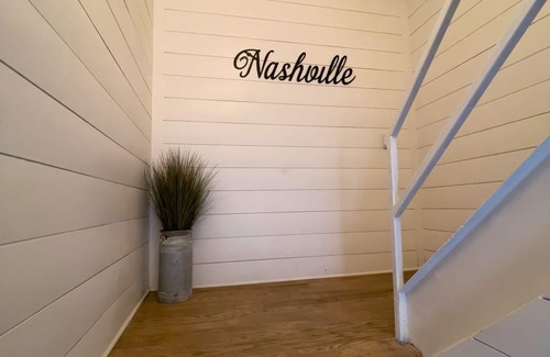 Hillwood House | Hillwood Lavish | Pet Friendly