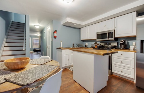 Orange House | Hillyer Manor - Comfy Townhouse In Great Location! Pet Friendly! by RedAwning