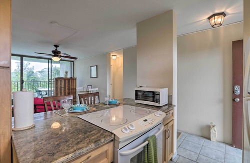Hilo Apartment | Hilo Condo w/Pool Steps From Carlsmith Beach Park