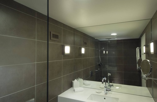 Adelaide Central Business District Hotel | Hilton Adelaide