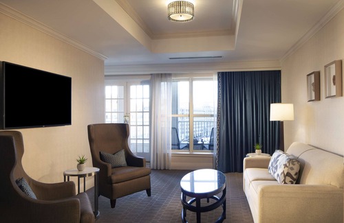 Old Town Alexandria Hotel | Hilton Alexandria Old Town